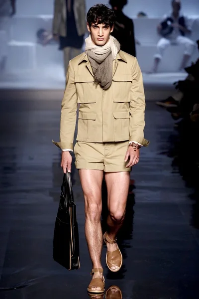Look 5